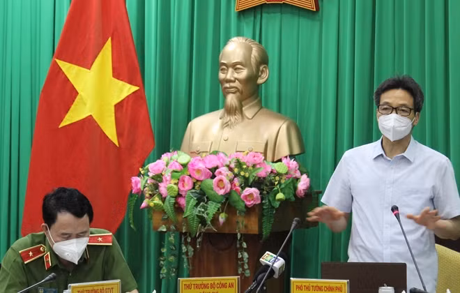 Phó Thủ tướng Vũ Đức Đam phát biểu chỉ đạo công tác tại tỉnh Vĩnh Long.