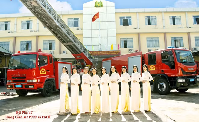 Giải Ba được trao cho Hội phụ nữ cơ sở Phòng Cảnh sát PCCC và CNCH.