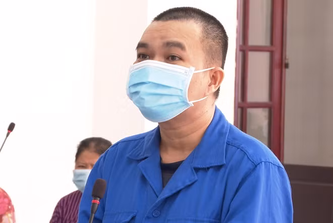 Phong tại phiên tòa.
