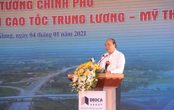 Thủ tướng Chính phủ phát biểu tại lễ cắt băng thông tuyến cao tốc Trung Lương - Mỹ Thuận.