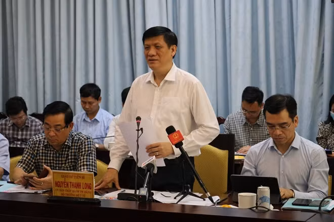 Bộ trưởng Bộ Y tế Nguyễn Thanh Long phát biểu tại buổi làm việc.