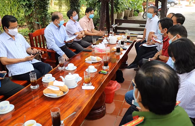 Tỉnh Đồng Tháp họp khẩn vào sáng Mùng 1 Tết.