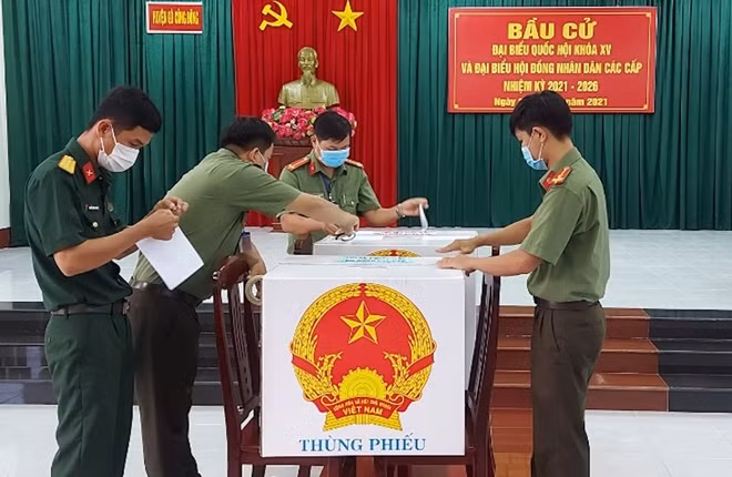 Công tác bầu cử ở huyện Gò Công Đông được thực hiện nghiêm túc, đảm bảo an ninh an toàn.