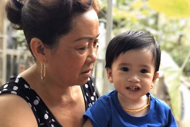 Đại úy Xuyên hy sinh để lại hai con thơ, trong đó con gái chỉ mới một tuổi.