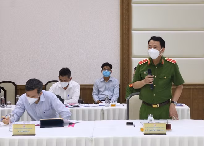 Thứ trưởng Bộ Công an Lê Quốc Hùng phát biểu tại buổi làm việc.