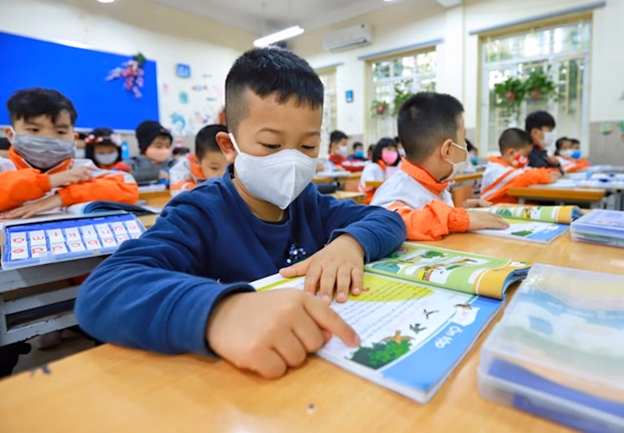 Học sinh tiểu học thi học kỳ trực tiếp hay trực tuyến? ảnh 2