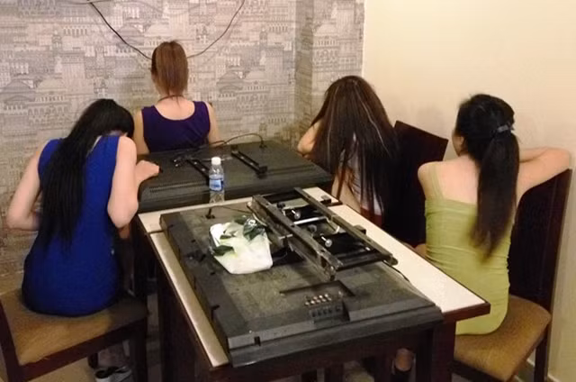 Số nhân viên nữ bị phát hiện hành vi kích dục cho khách