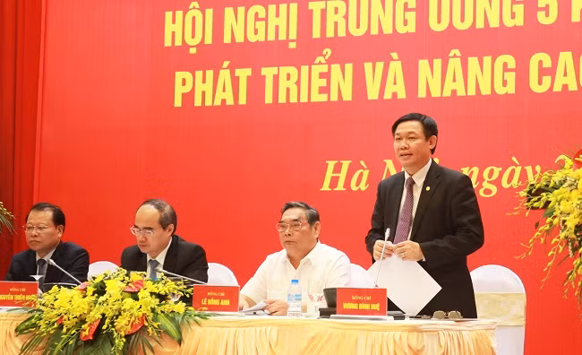 Trưởng ban Kinh tế TW phát biểu tại Hội nghị.