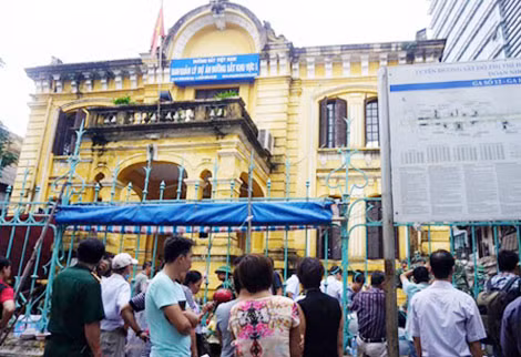 Khối nhà mặt tiền đường Trần Hưng Đạo vẫn còn. Ảnh: Giang Huy.
