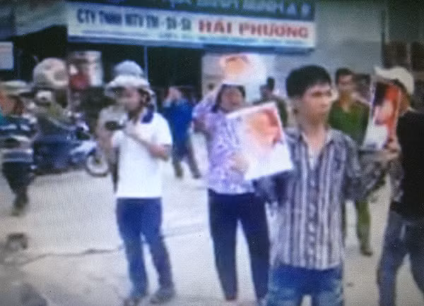 Một số hình ảnh được đăng tải trên mạng xã hội (ảnh cắt từ clip).