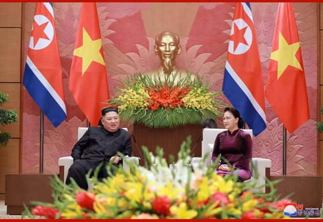 Chủ tịch Quốc hội Nguyễn Thị Kim Ngân bày tỏ tin tưởng dưới sự lãnh đạo của Đảng Lao động Triều Tiên, đứng đầu là Chủ tịch Kim Jong-un, nhân dân Triều Tiên sẽ tiếp tục thành công trong việc thực hiện đường lối chiến lược mới tập trung phát triển kinh tế, nâng cao đời sống nhân dân.
