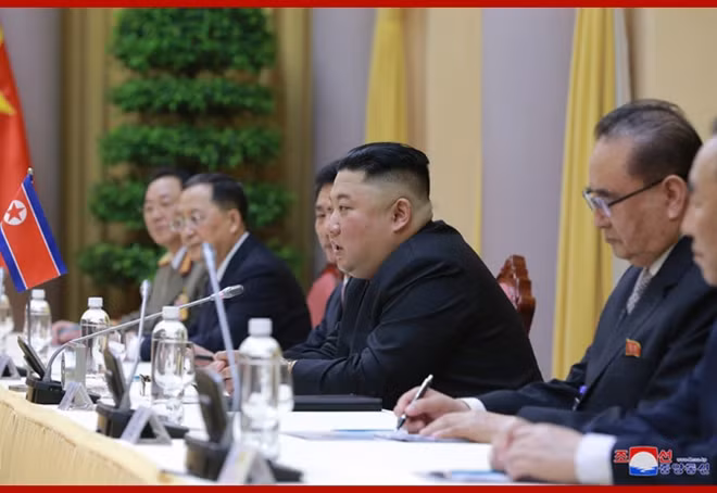 Chủ tịch Kim gửi lời cảm ơn chân thành tới lãnh đạo và người dân Việt Nam đã tiếp đón trọng thị và thân tình, cũng như những nỗ lực tổ chức Thượng đỉnh Mỹ - Triều lần 2 của Hà Nội nói riêng và Việt Nam nói chung.