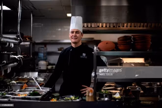Paul Smart - Bếp trưởng người Australia của khách sạn Sofitel Metropole Legend Hanoi. Ảnh: Getty Images.