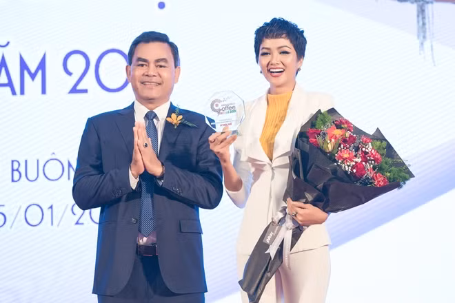 Hoa hậu H'hen Niê là Đại sứ truyền thông của lễ hội năm nay.