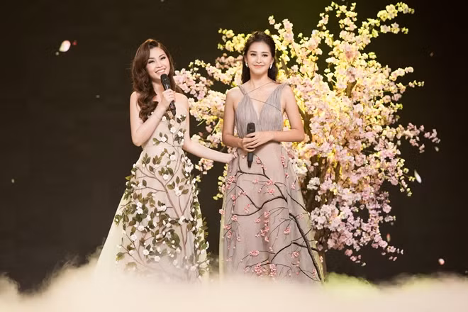 Tiểu Vy đồng thời hy vọng sang năm Kỷ Hợi sắp tới, bức tranh cuộc sống của mọi người sẽ đều mang những sắc màu rực rỡ.