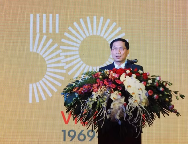 Thứ trưởng Thường trực Bộ Ngoại giao Bùi Thanh Sơn phát biểu khai mạc lễ kỉ niệm.