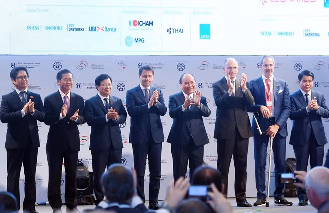 Các đại biểu cấp cao tham dự đối thoại.