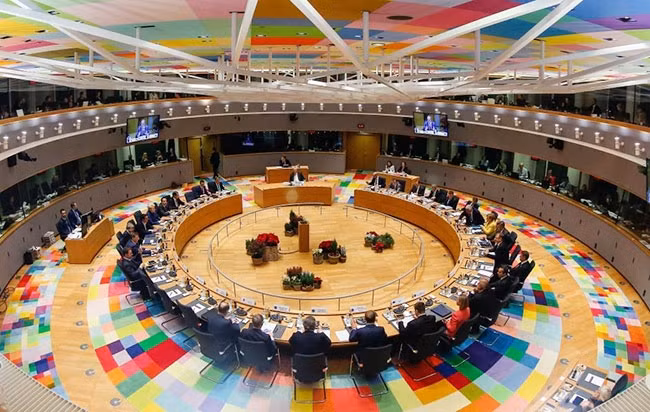 EU sẽ phải họp thêm một hội nghị thượng đỉnh bất thường khác để tìm kiếm giải pháp. Ảnh: Reuters.