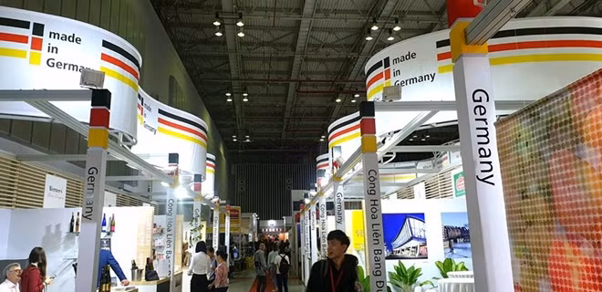 Các gian hàng từ AB2-01 "Made in Germany" tại triển lãm FHV. Ảnh: Elena Beier