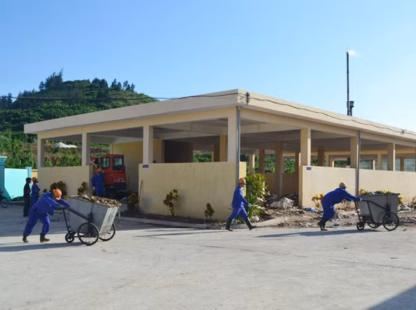 Nhà máy xử lý rác với kinh phí đầu tư 30 tỷ đồng nhưng chỉ xử lý được 1,5 tấn rác thải/ngày.