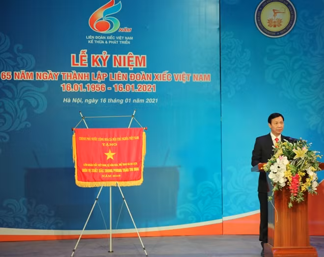 NSND Tạ Duy Ánh, Giám đốc Liên đoàn Xiếc Việt Nam xúc động phát biểu tại lễ kỷ niệm