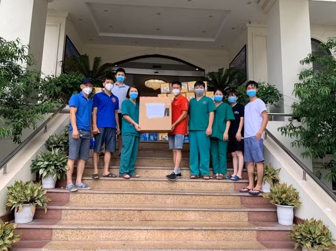 Các phần quà đã được trao tận tay lực lượng chống dịch tại Bắc Giang