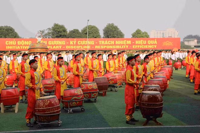Đoàn Nghệ thuật Trống hội biểu diễn sơ duyệt tiết mục "Rồng thiêng bay lên".