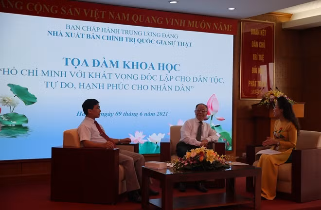 Do yêu cầu phòng chống COVID-19 nên tọa đàm không có người dự trực tiếp.