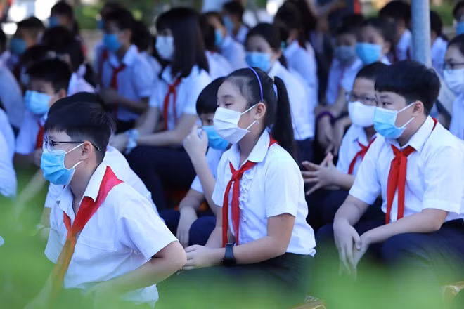 Giáo viên, giảng viên, nhân viên, học sinh, học viên, sinh viên (HSSV) tại Đà Nẵng sẽ phải thực hiện khai báo y tế.