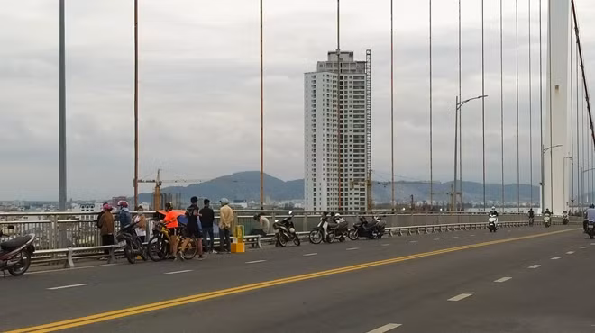 Hiện trường cầu Thuận Phước.