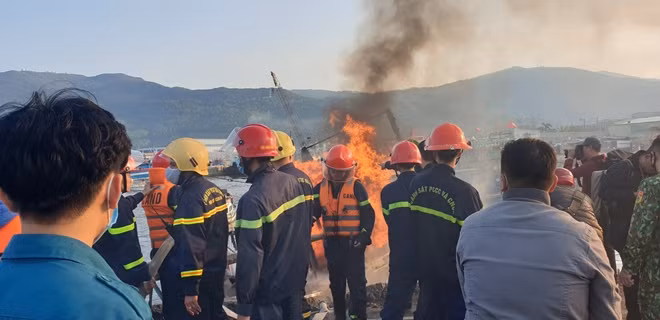 Nguyên nhân ban đầu theo người dân có thể do chập điện gây cháy, hiện các lực lượng chức năng đang điều tra làm rõ vụ cháy.