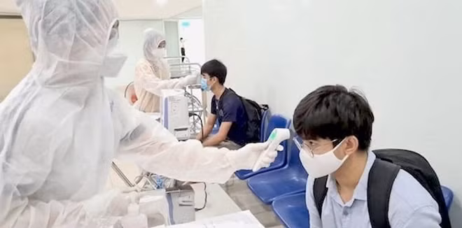 Ngày 13/6, Đà Nẵng sẽ lấy mẫu xét nghiệm cho khoảng 13.251 thí sinh. Trước đó ngày 6/6 đã lấy mẫu xét nghiệm cho ban ra đề thi, in sao đề và tất cả đều có kết quả âm tính.