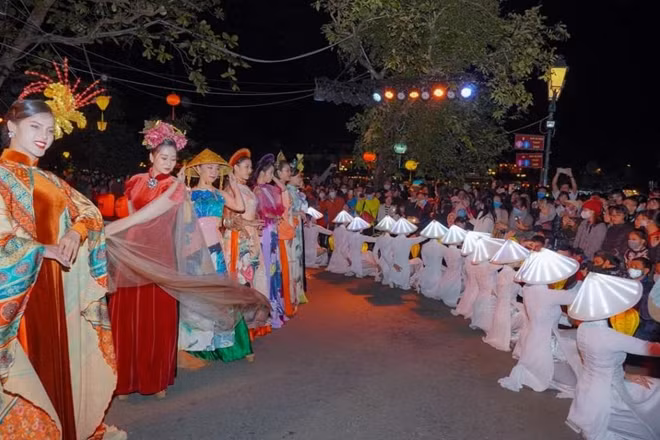 Đà Nẵng, Hội An tạm dừng loạt sự kiện, lễ hội được chuẩn bị chào đón dịp lễ 30/4 – 1/5 để phòng chống dịch COVID-19.