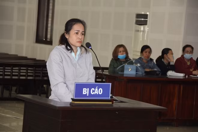 Tôn Nữ Thanh Huyền tại tòa.