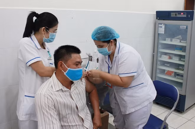 Trung tâm tiêm chủng tại BV 199 cung cấp khoảng 30 loại vaccine phục vụ cho mọi lứa tuổi.