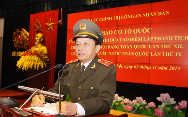 Thiếu tướng Nguyễn Quang Chữ, Phó Tổng cục trưởng Tổng cục Chính trị - Công an nhân dân phát động đợt thi đua.