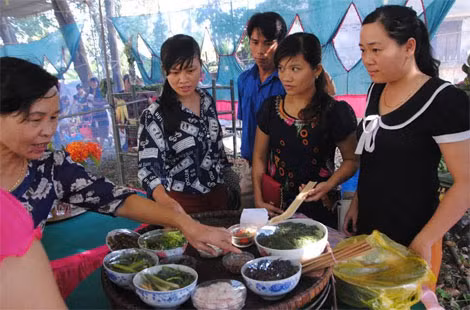 Các đội tham gia phần thi ẩm thực.