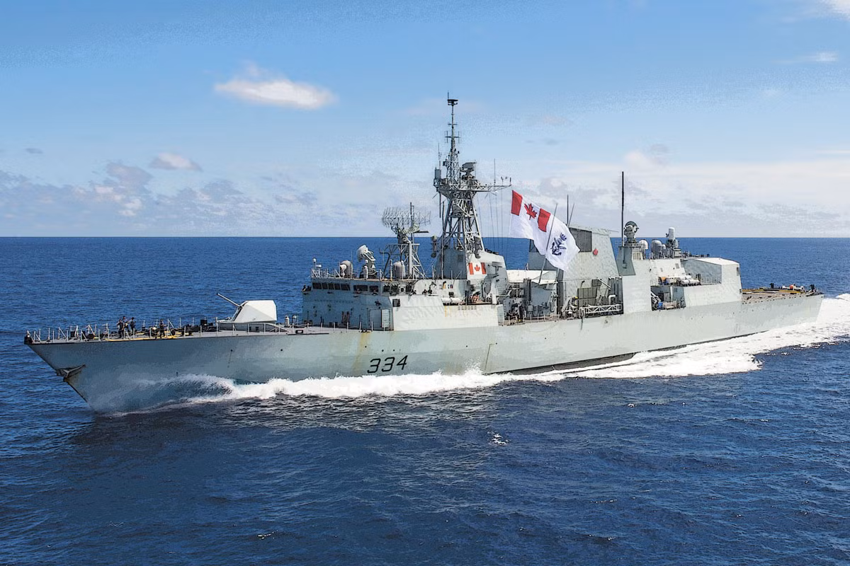 Tàu Hải quân Hoàng gia Anh HMS Richmond tới thăm Việt Nam ảnh 4