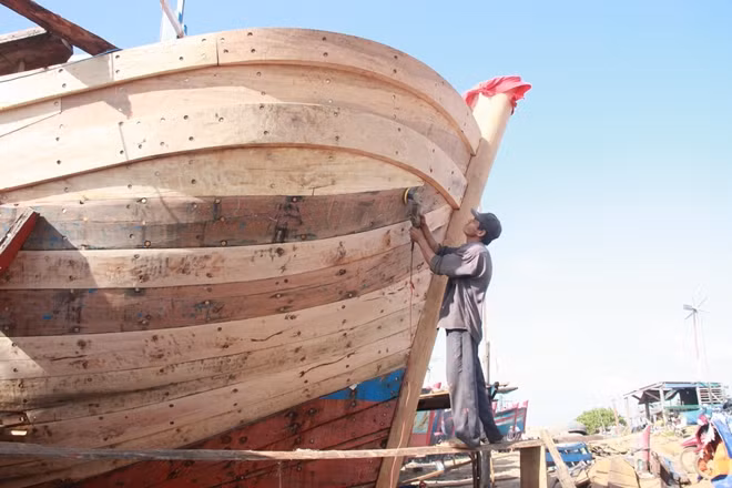 Trung tâm đăng kiểm tàu cá hình thành sẽ hỗ trợ ngư dân khi có nhu cầu đăng kiểm tàu cá đóng mới và cải hoán. Ảnh : Hữu Toàn