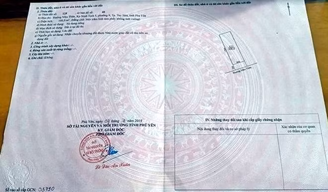 "Sổ hồng" giả mạo đã được phát hiện tại Phú Yên. Ảnh : CTV