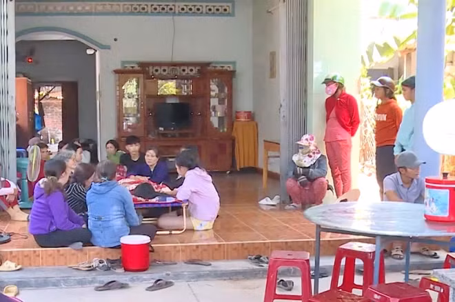 Người thân lo hậu sự cho nữ sinh chết đuối