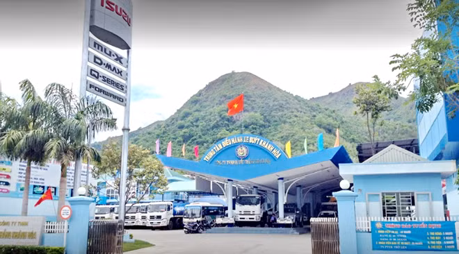 Dù đã hết hạn thuê đất gần 20 tháng qua nhưng Công ty TNHH Quyết Thắng Khánh Hòa vẫn "chiếm dụng" khu đất 120 Điên Biên Phủ, phường Vĩnh Hòa, TP Nha Trang. Ảnh : P.L