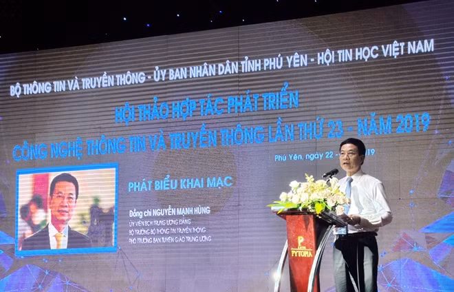 Bộ trưởng Nguyễn Mạnh Hùng phát biểu khai mạc hội thảo. Ảnh : Hữu Toàn