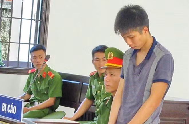 Bị cáo Nguyễn Văn Sơn tại phiên xử sơ thẩm của TAND tỉnh Ninh Thuận ngày 14-6-2019. Ảnh : CTV
