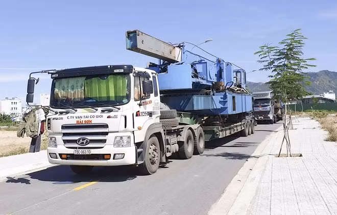 3 xe ô tô tải vận chuyển hàng "khủng" khi bị phát hiện và tạm giữ