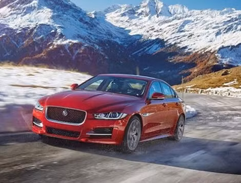 Jaguar XE 2017.