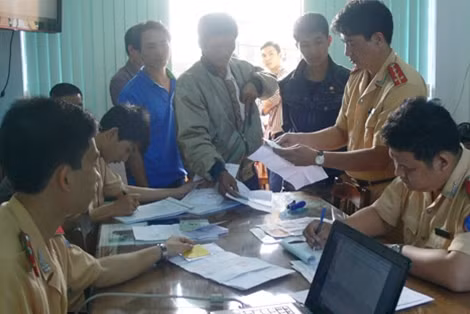 CSGT Bình Định xử lý vi phạm giao thông qua hình ảnh.