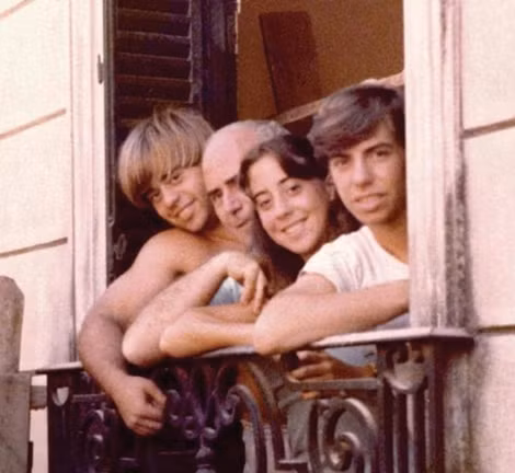 Từ trái qua phải: Daniel, Arquimedes, Silvia và Guillermo.