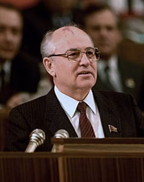 M. Gorbachev vào thời điểm bắt đầu thâu tóm quyền lực.