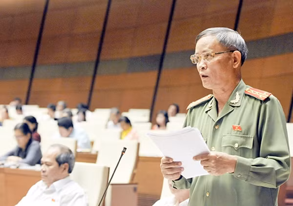 Đại biểu Phạm Trường Dân.